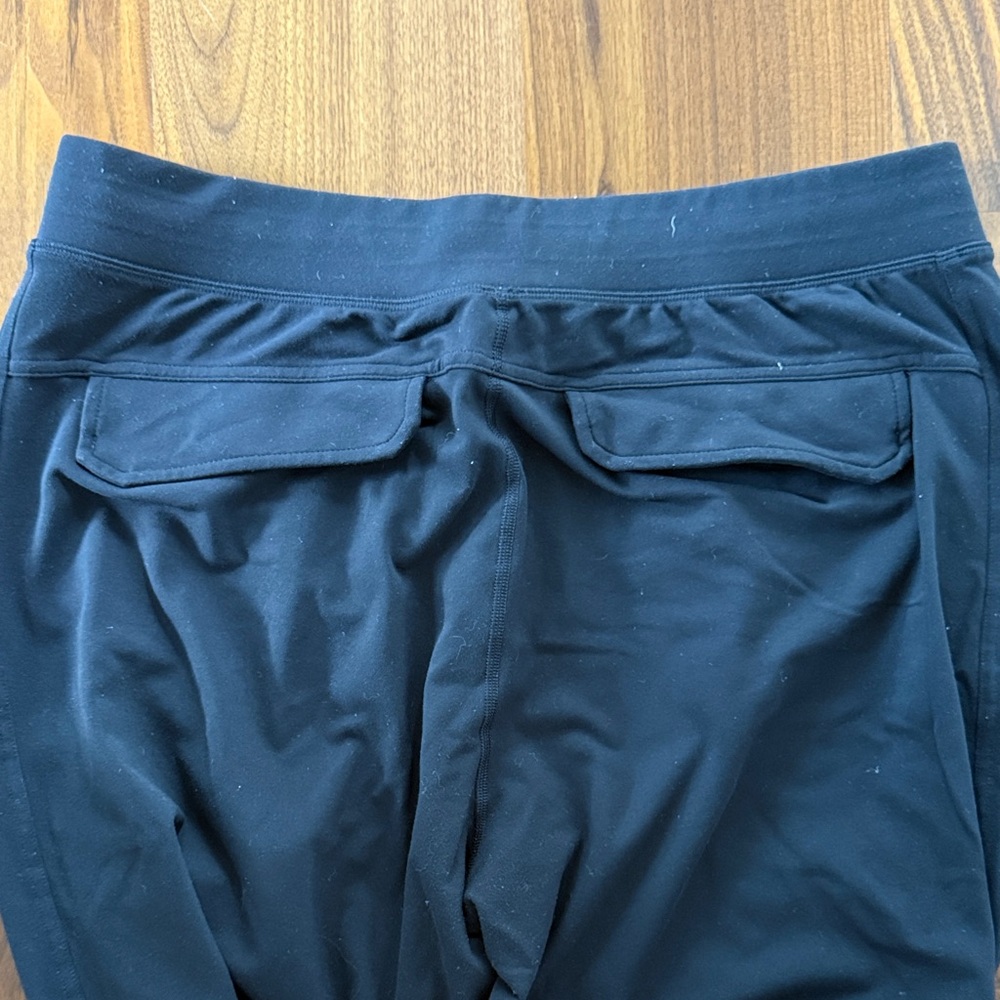Lululemon Men's Black Joggers - Picture 6 of 7
